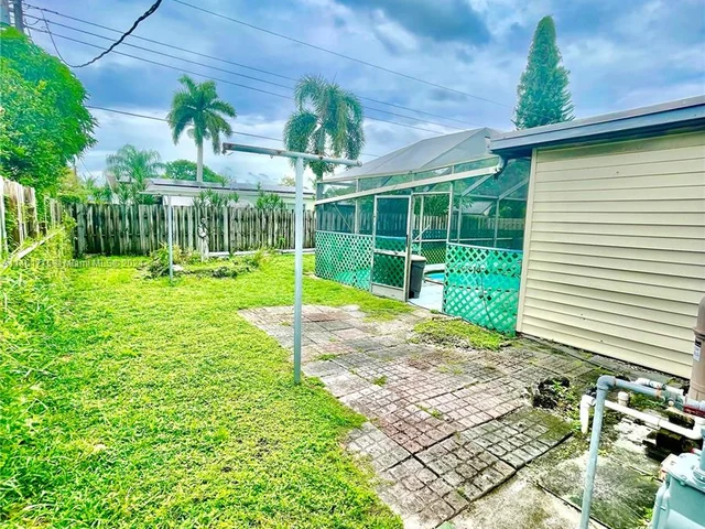 6561 NW 29th Ct, Sunrise FL 33313