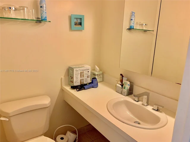 1950 S Ocean Dr # 18B, Hallandale Beach FL 33009