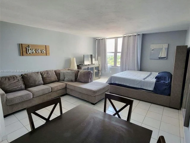 2899 Collins Ave # 1634, Miami Beach FL 33140