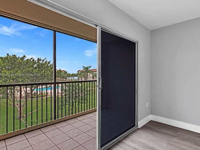 1600 SW 127th Way # 304C, Pembroke Pines FL 33027