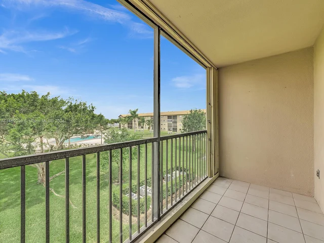 1600 SW 127th Way # 304C, Pembroke Pines FL 33027