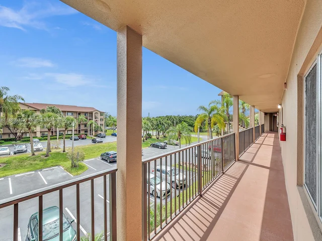 1600 SW 127th Way # 304C, Pembroke Pines FL 33027