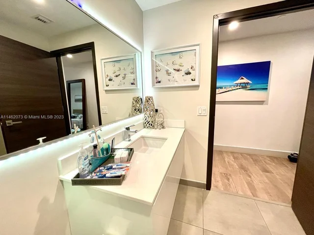 777 N Ocean Dr # N218, Hollywood FL 33019