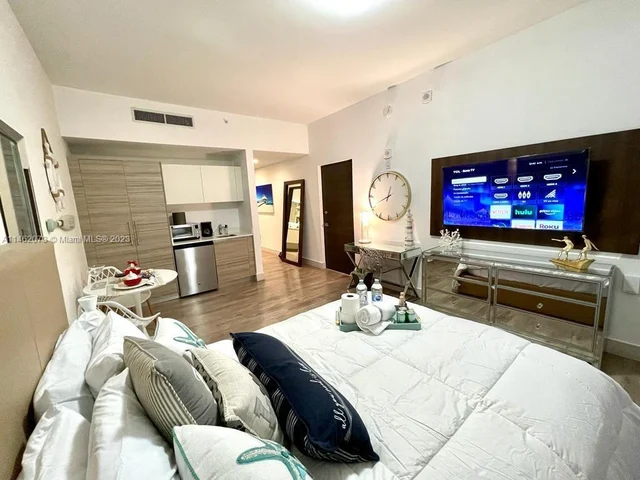 777 N Ocean Dr # N218, Hollywood FL 33019