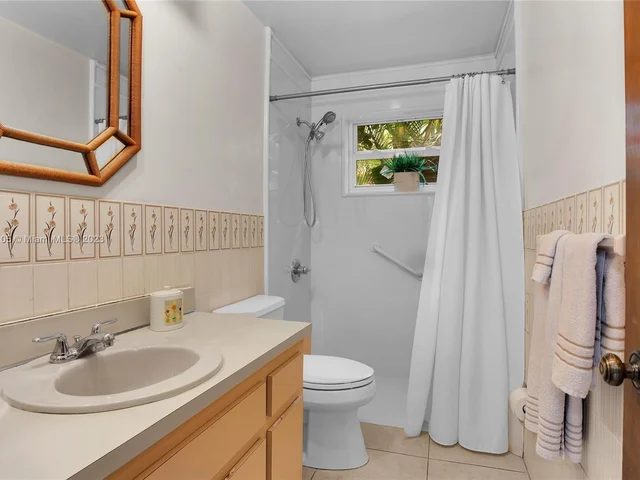 1015 Venetia Ave, Coral Gables FL 33134