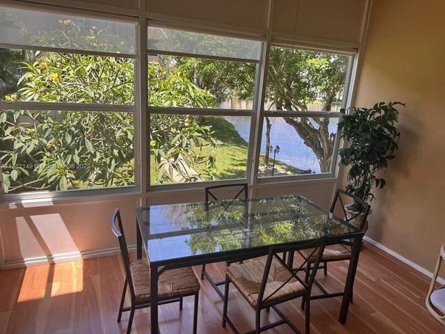 5103 NW 35th St # 501, Lauderdale Lakes FL 33319