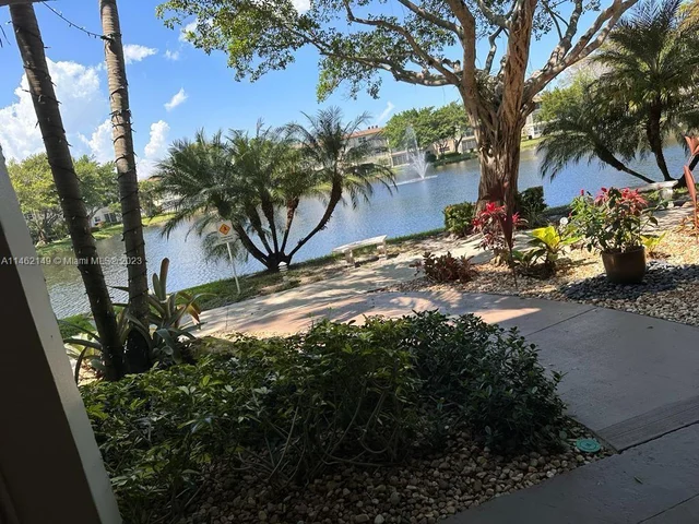 5103 NW 35th St # 501, Lauderdale Lakes FL 33319