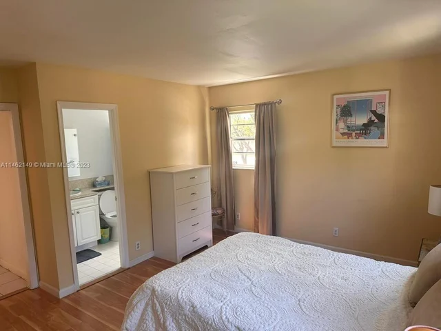 5103 NW 35th St # 501, Lauderdale Lakes FL 33319