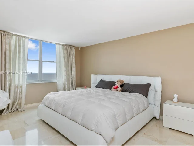 2101 S Ocean Dr # 2404, Hollywood FL 33019