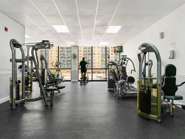 2101 S Ocean Dr # 2404, Hollywood FL 33019