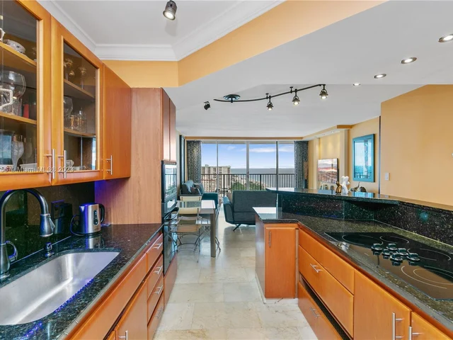 2101 S Ocean Dr # 2404, Hollywood FL 33019