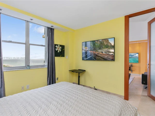 2101 S Ocean Dr # 2404, Hollywood FL 33019