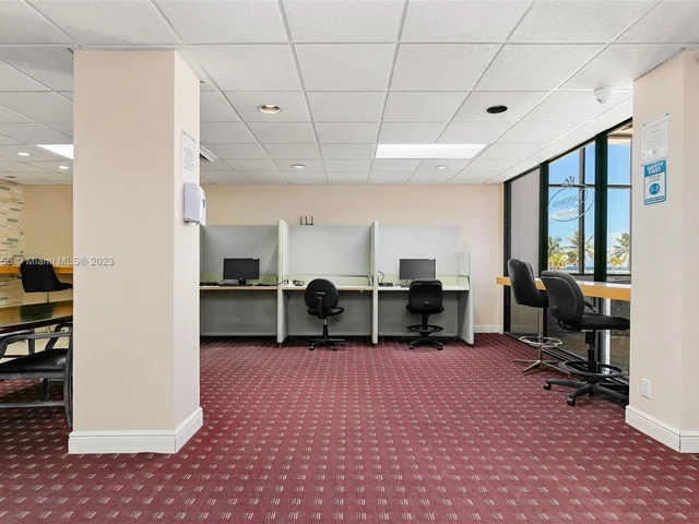 2101 S Ocean Dr # 2404, Hollywood FL 33019