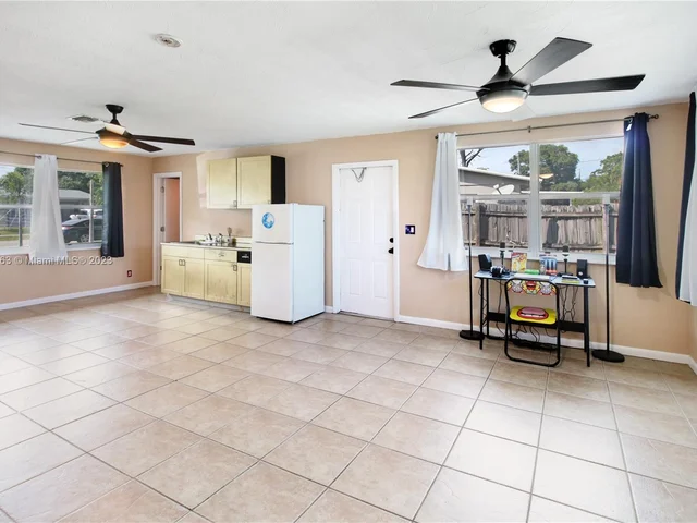 2610 NE 8th Ave, Pompano Beach FL 33064