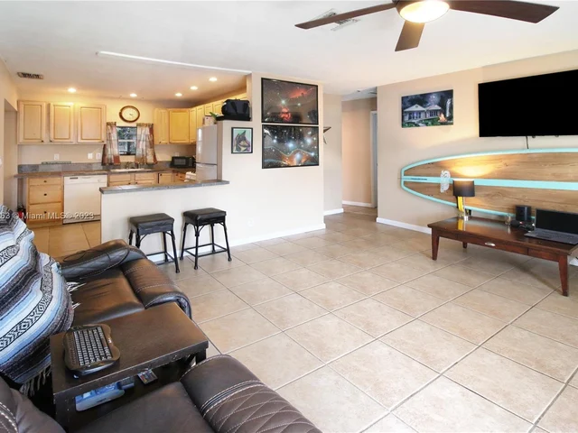 2610 NE 8th Ave, Pompano Beach FL 33064