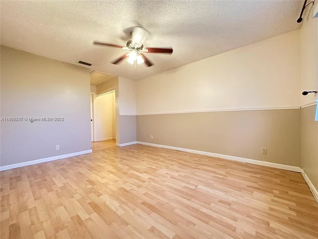 591 Racquet Club Rd # 3, Weston FL 33326