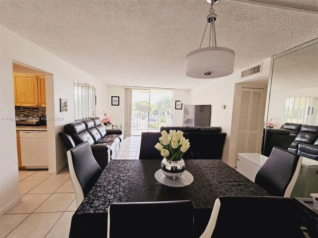 9310 Fontainebleau Blvd # 302, Miami FL 33172