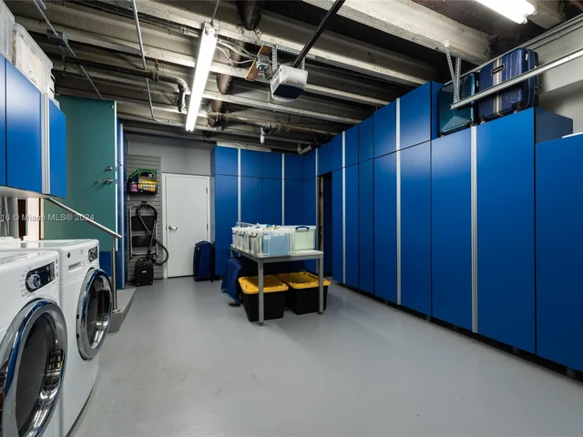 6001 N Bay Rd, Miami Beach FL 33140