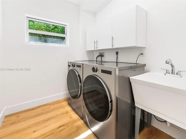 410 S Shore Dr, Miami Beach FL 33141