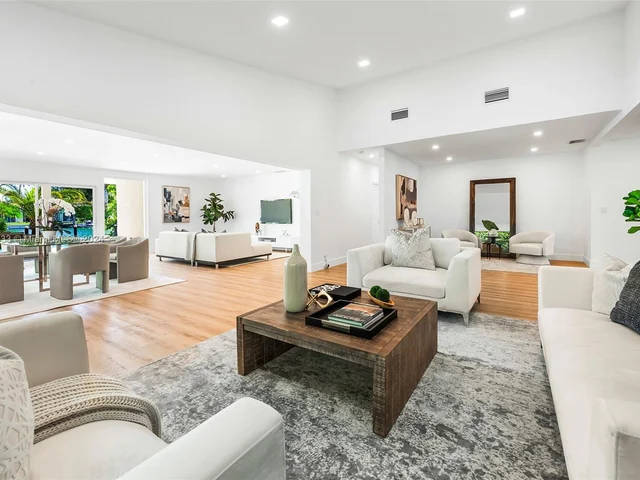 410 S Shore Dr, Miami Beach FL 33141