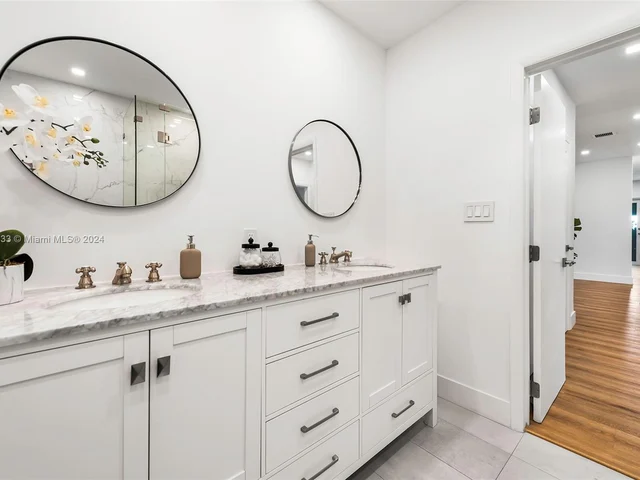 410 S Shore Dr, Miami Beach FL 33141