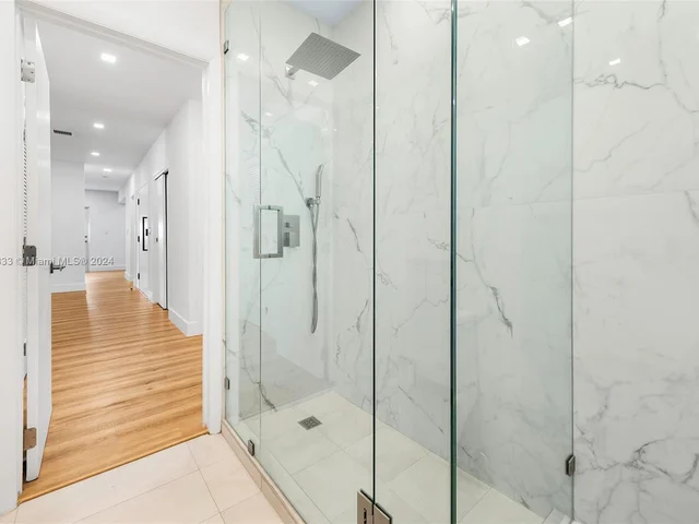 410 S Shore Dr, Miami Beach FL 33141