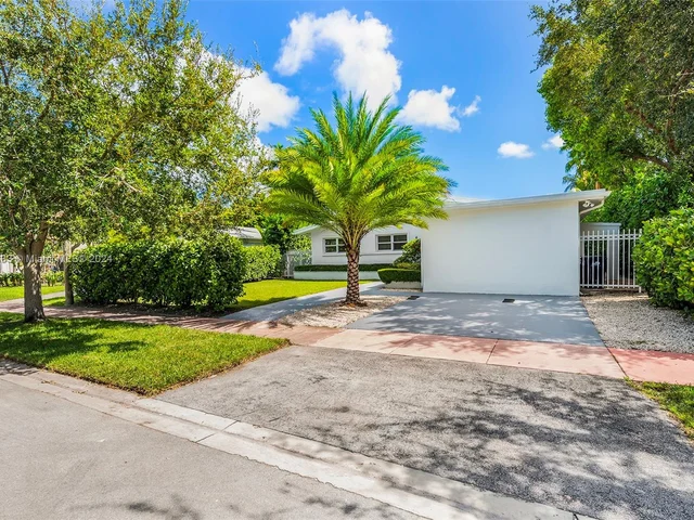 410 S Shore Dr, Miami Beach FL 33141