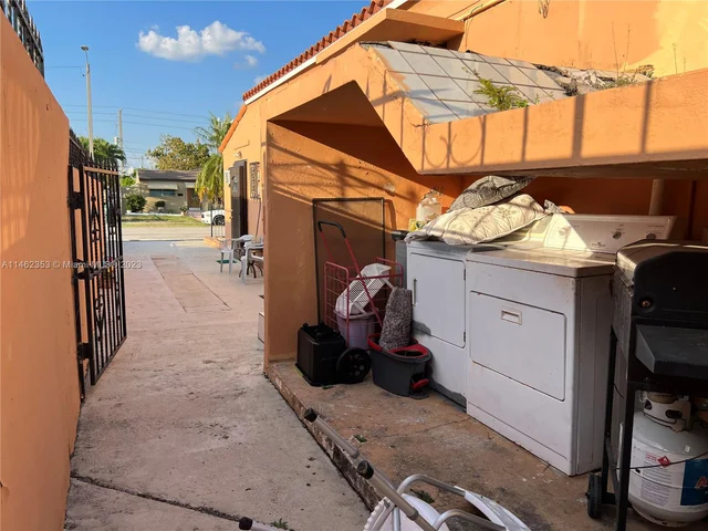 4360 SW 1st St, Miami FL 33134