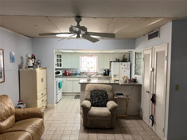 4360 SW 1st St, Miami FL 33134