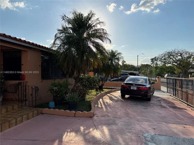 4360 SW 1st St, Miami FL 33134