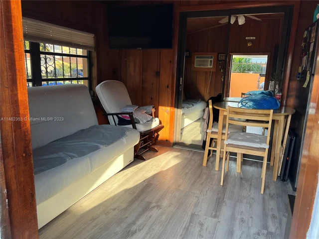 4360 SW 1st St, Miami FL 33134