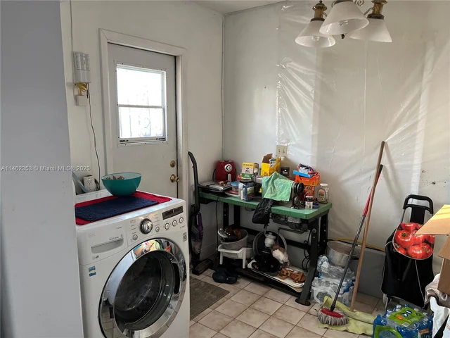 4360 SW 1st St, Miami FL 33134