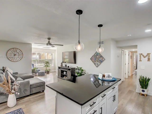 5156 Conroy Road # 1117, Orlando FL 32811