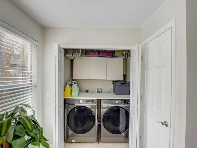 5156 Conroy Road # 1117, Orlando FL 32811