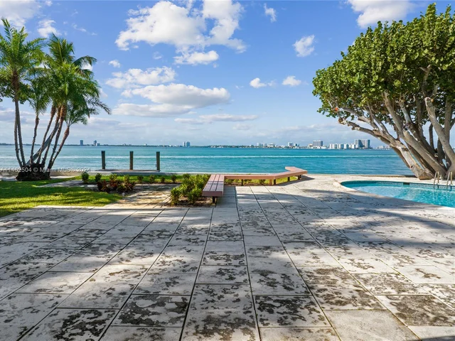 5060 N Bay Rd, Miami Beach FL 33140