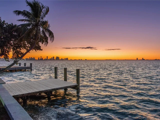 5060 N Bay Rd, Miami Beach FL 33140