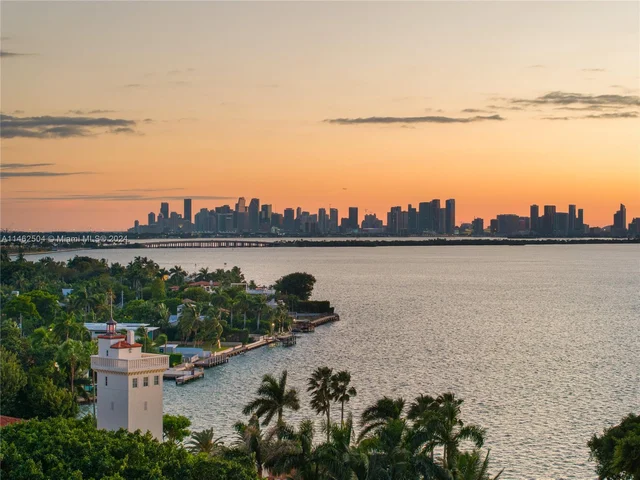 5060 N Bay Rd, Miami Beach FL 33140