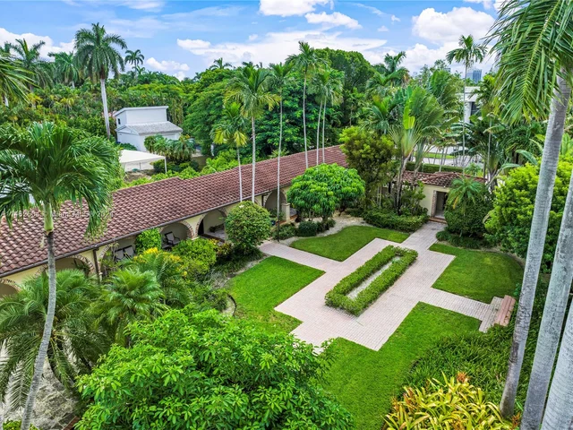 5060 N Bay Rd, Miami Beach FL 33140