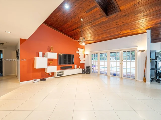 11201 NW 24th St, Plantation FL 33323