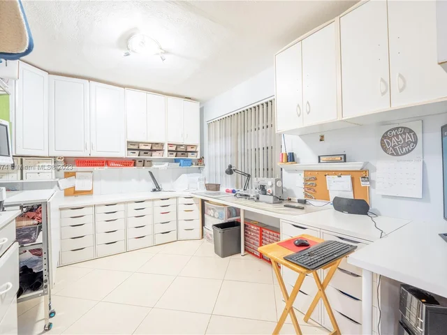 11201 NW 24th St, Plantation FL 33323