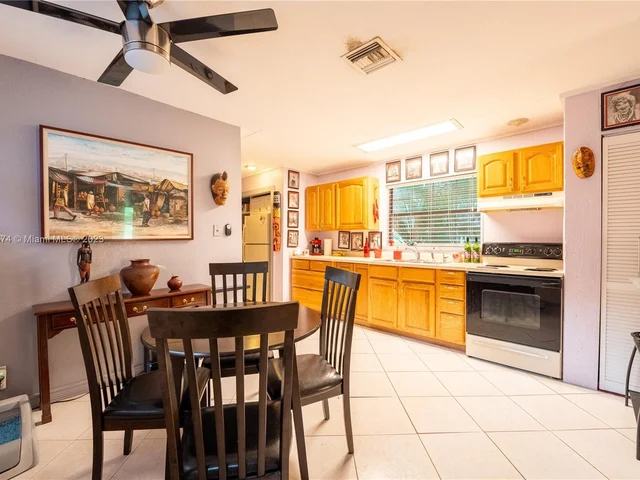 11201 NW 24th St, Plantation FL 33323