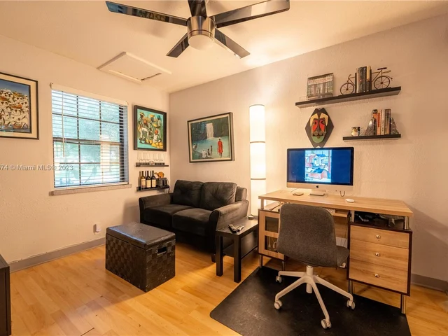 11201 NW 24th St, Plantation FL 33323