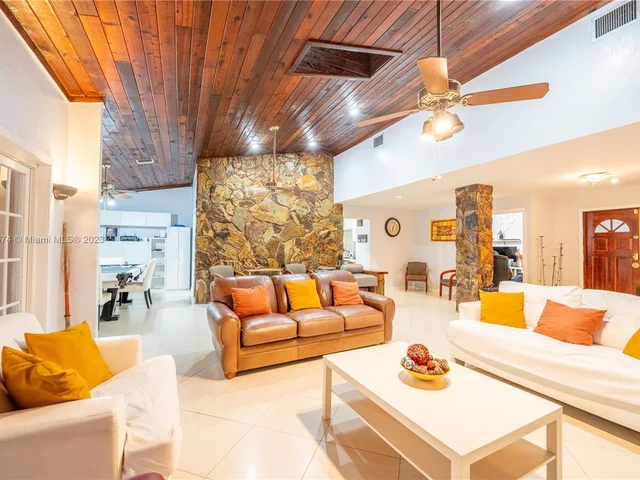 11201 NW 24th St, Plantation FL 33323