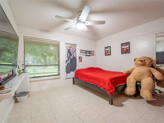 11201 NW 24th St, Plantation FL 33323