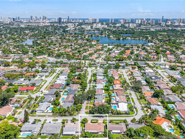 21060 NE 18th Ct, Miami FL 33179