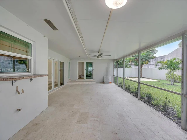 21060 NE 18th Ct, Miami FL 33179