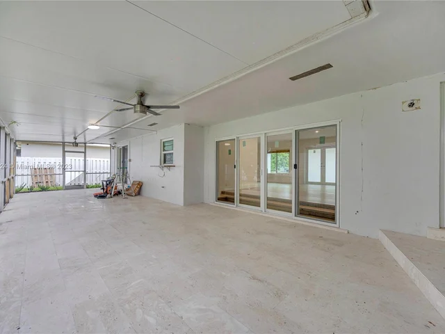 21060 NE 18th Ct, Miami FL 33179