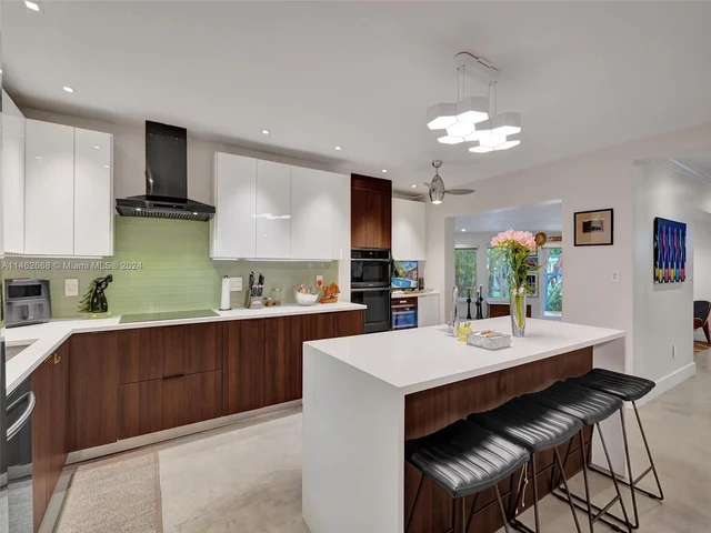 3460 NE 17th Way, Oakland Park FL 33334