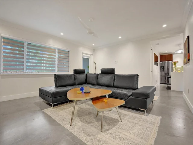 3460 NE 17th Way, Oakland Park FL 33334