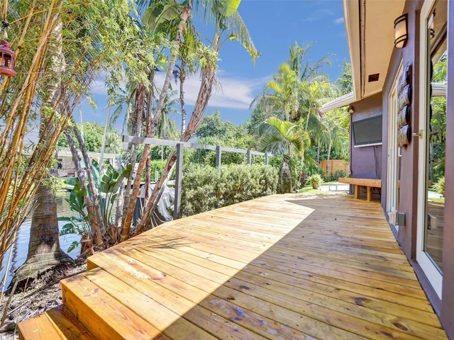 3460 NE 17th Way, Oakland Park FL 33334